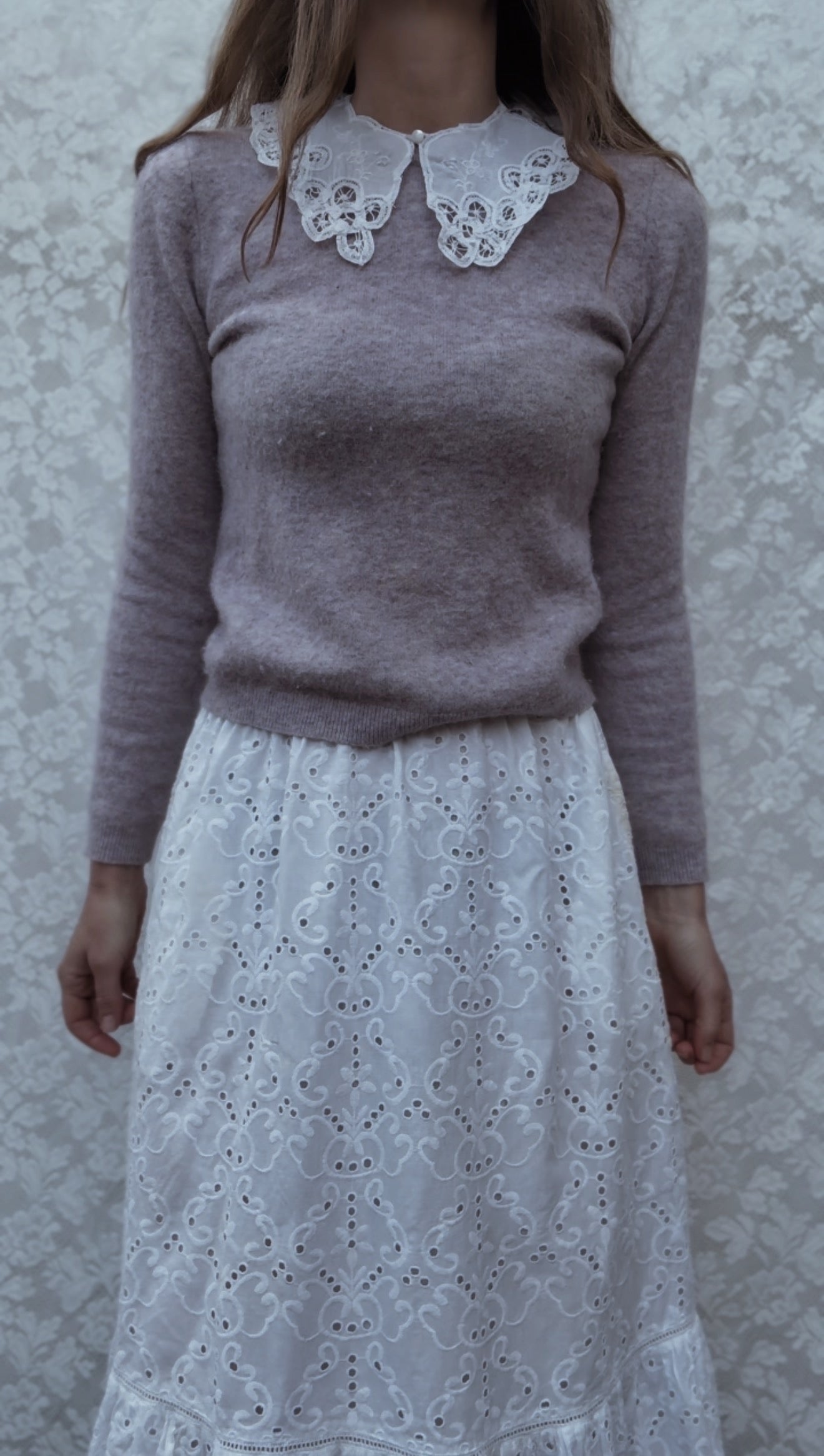 VINTAGE WHITE LACE EMBROIDERED COLLAR