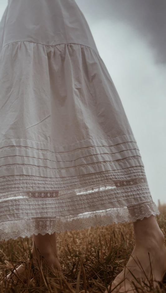 REWORKED WHITE COTTON LACE SKIRT SMALL