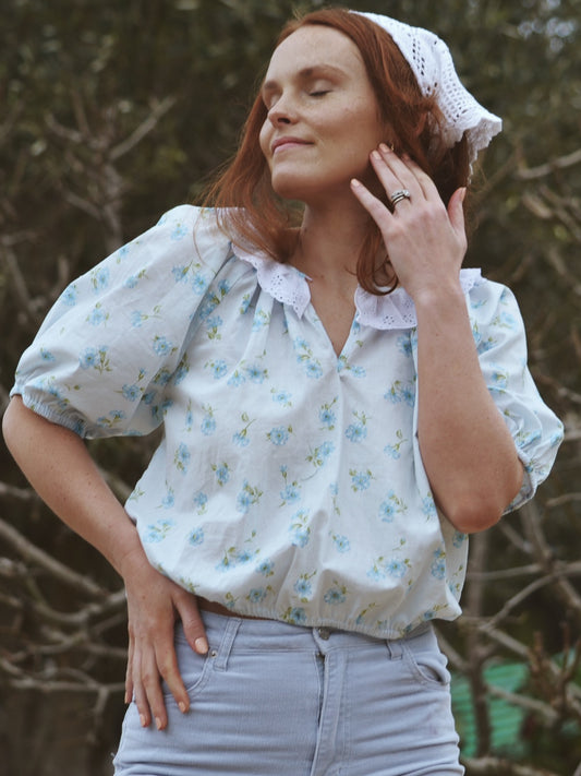 REWORKED - ONE OF A KIND SMOCK CROP BLOUSE BLUE FLORAL EXTRA SMALL