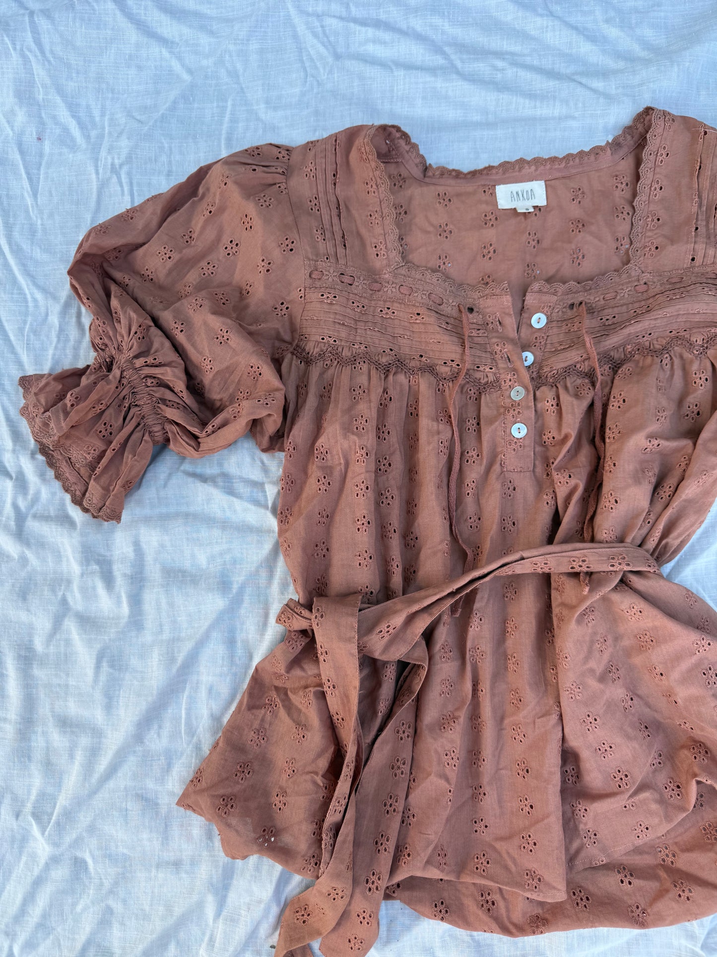 PRELOVED - 100% RECYCLED COTTON - MORNING SONG HAND SMOCKED BLOUSE ANTIQUE BROWN