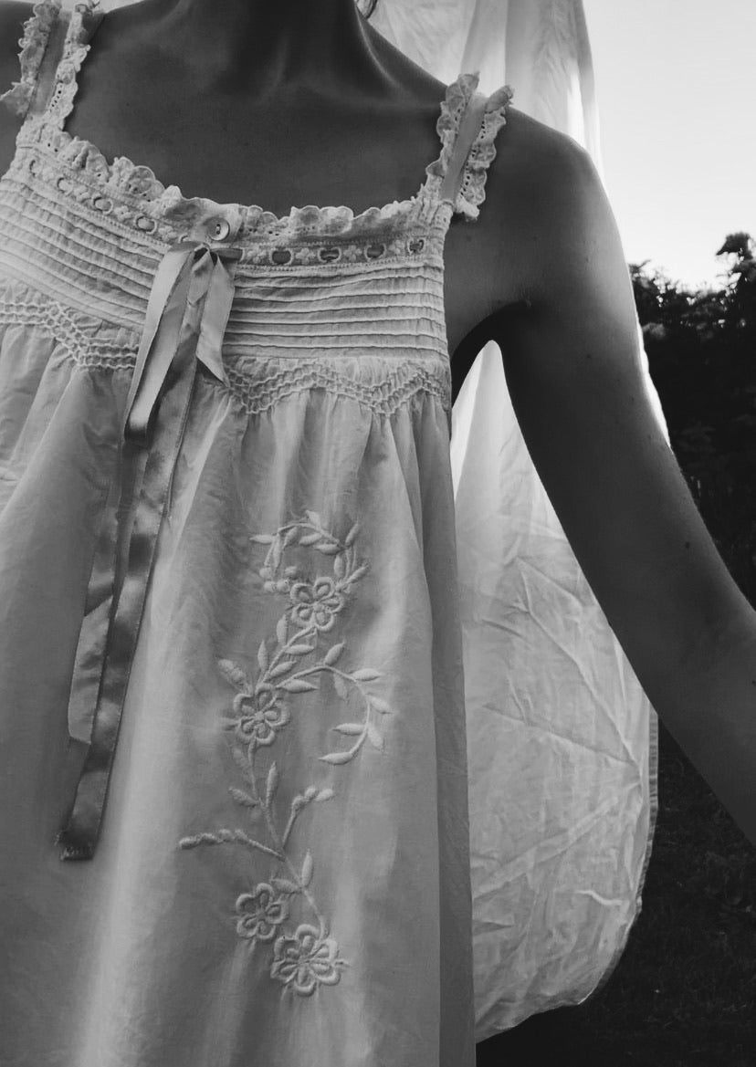 100% RECYCLED COTTON - NIGHTINGALE HAND SMOCKED DRESS WHITE