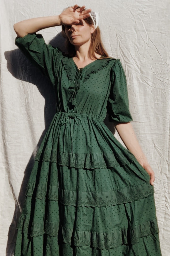 SMALL RESTOCK LITTÉRAIRE FOREST GREEN DRESS