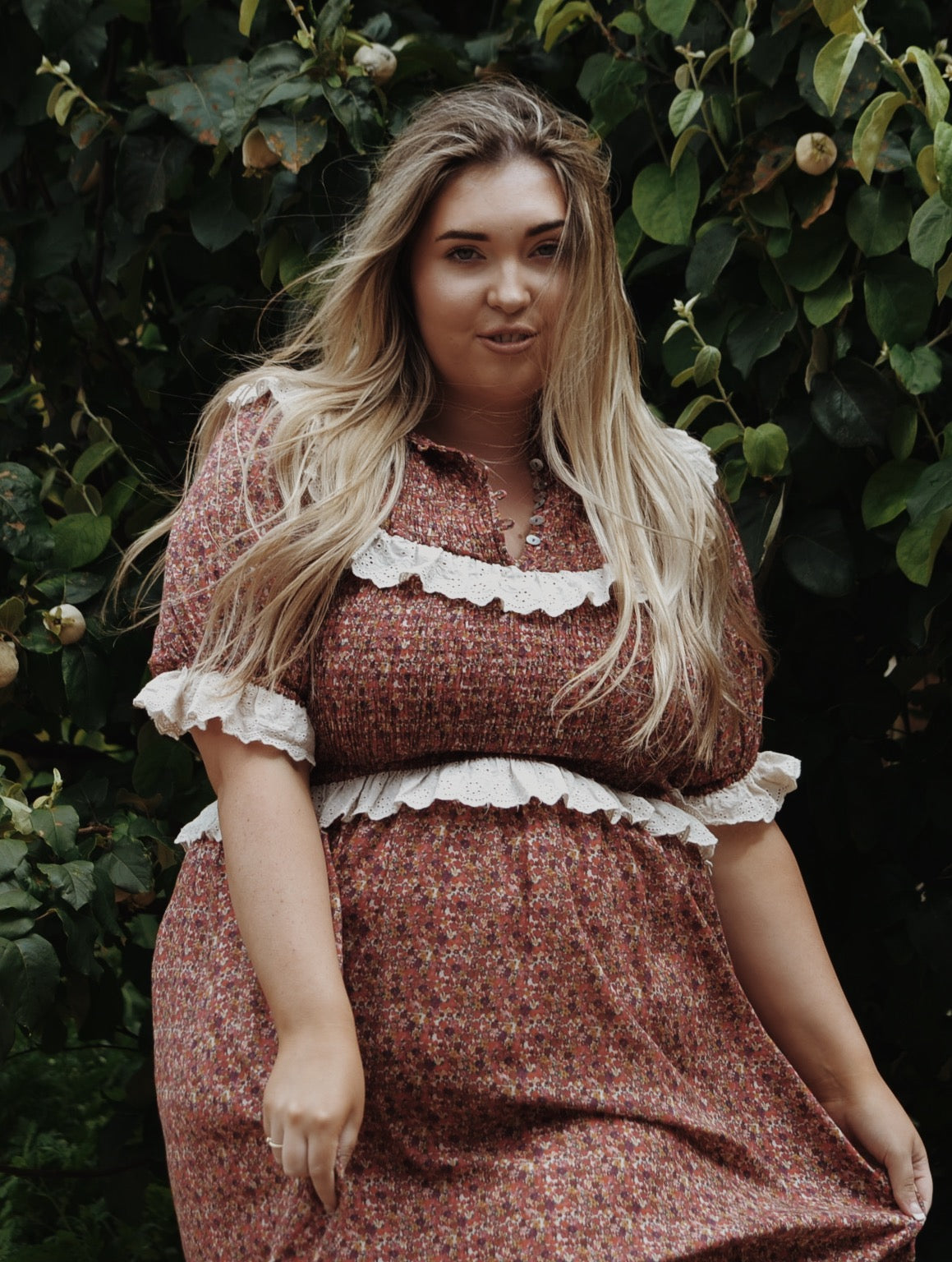 ESLEY DRESS DITSY FLORAL IN POPPY
