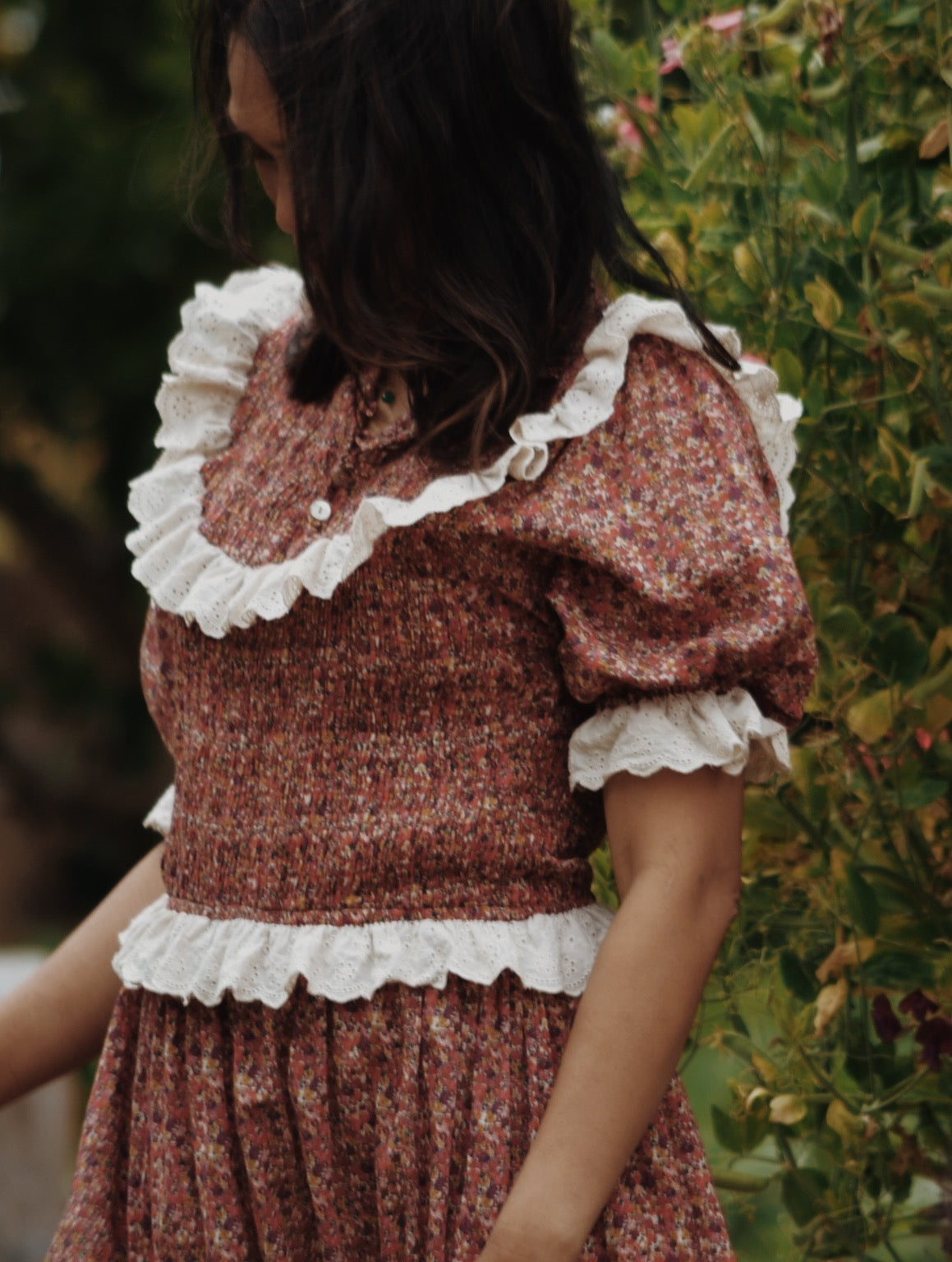 ESLEY DRESS DITSY FLORAL IN POPPY