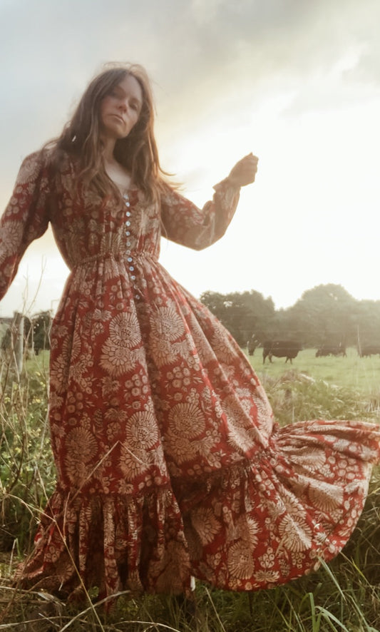 MAÈLI RUST HAND BLOCK FLORAL HAND STITCHED NECKLINE