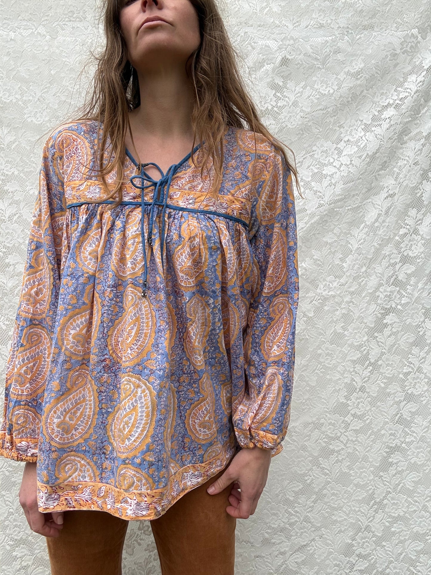 PRELOVED LENNON BLOUSE BLUE PAISLEY S/M