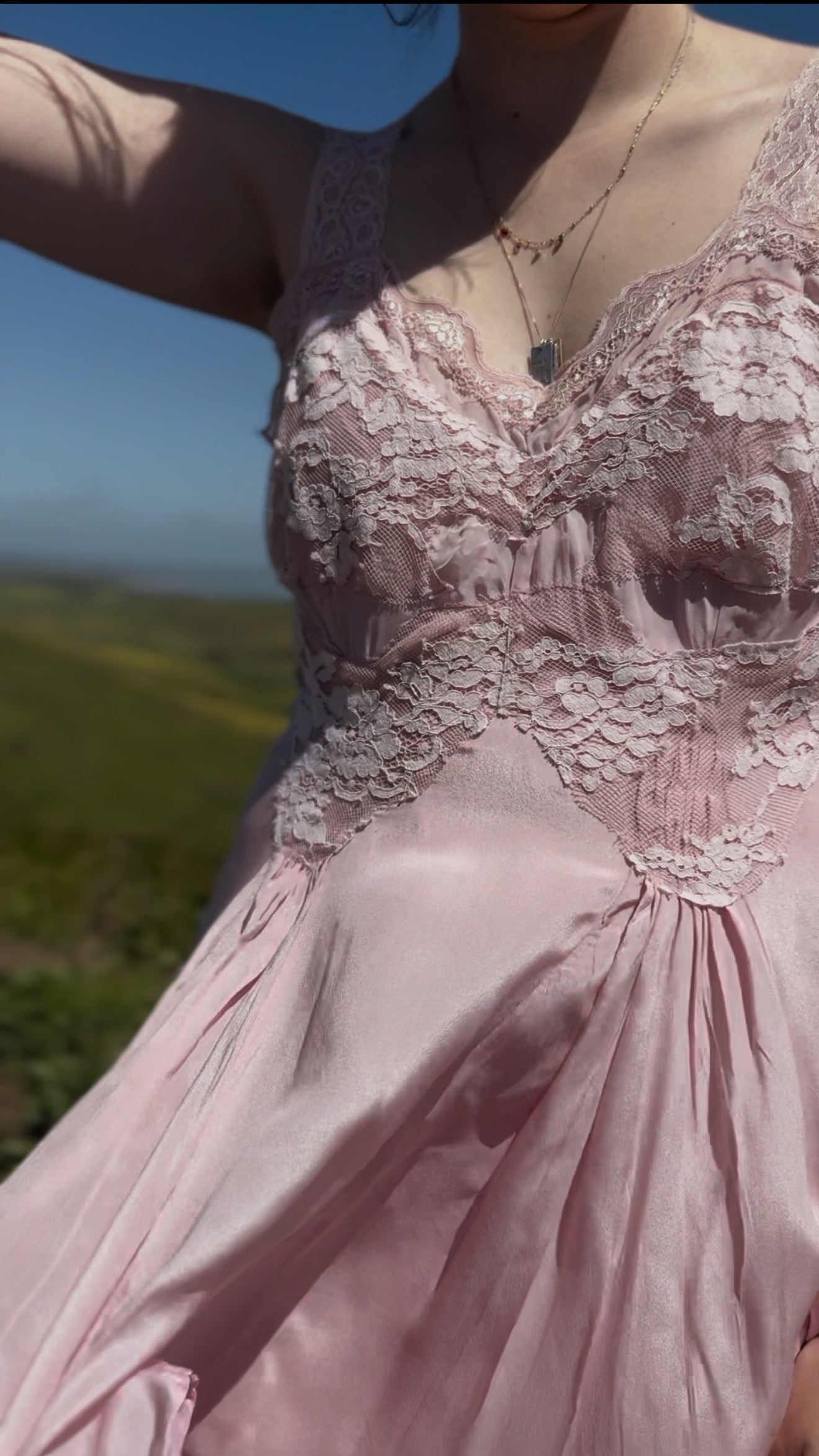 AURORA SILK & LACE DRESS - PASTEL PINK