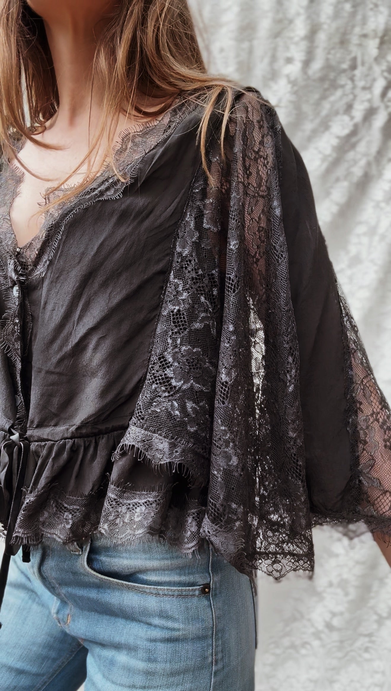 AMORET SILK CAPELET BLOUSE - BLACK