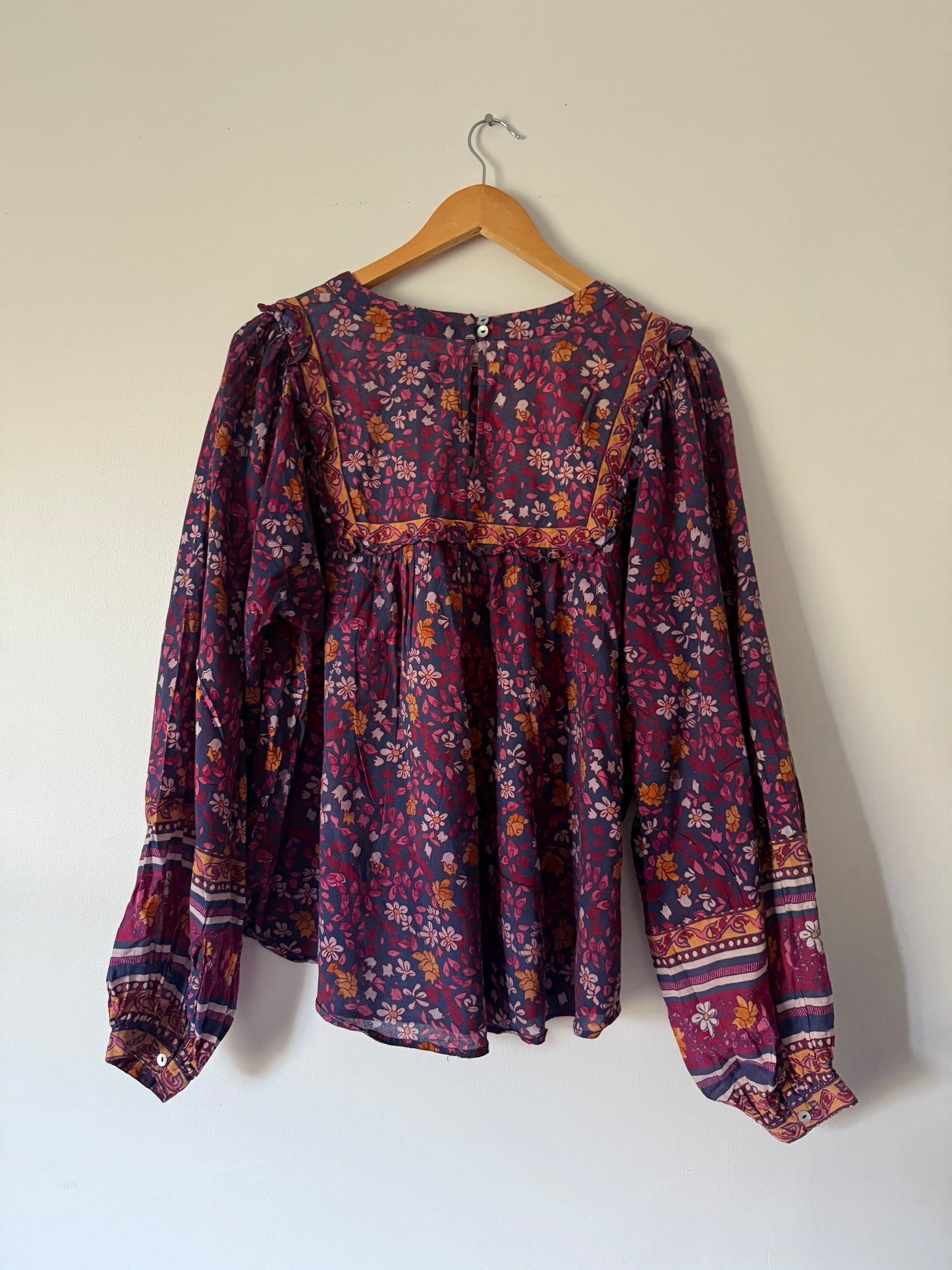 PRELOVED - DALI BLOUSE NAVY FLORAL SMALL