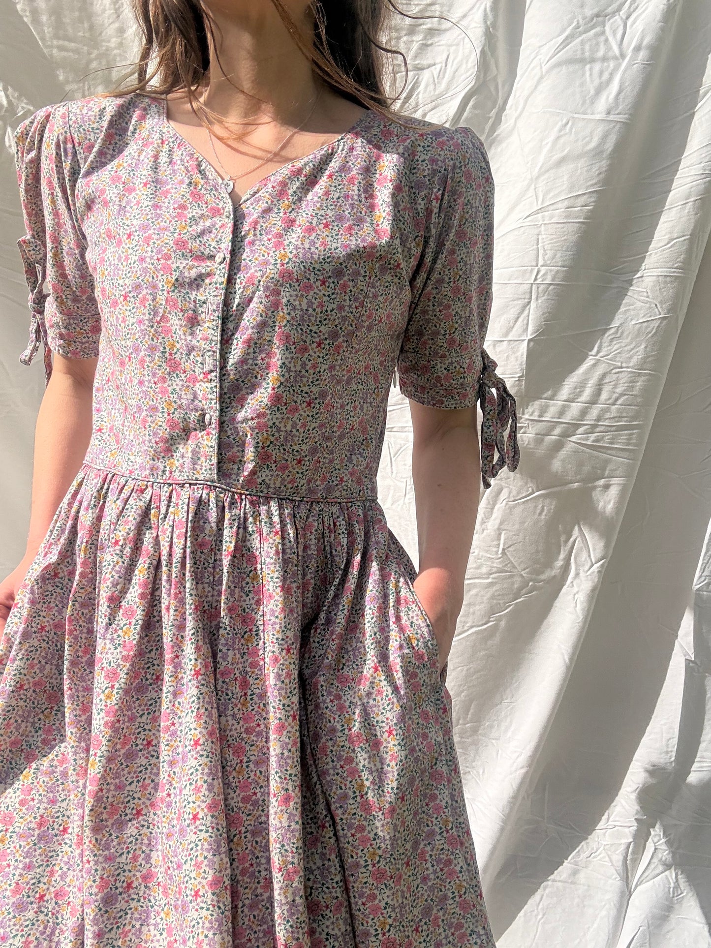 PRELOVED - 100% RECYCLED COTTON - - SOPHIE DRESS LILAC FLORAL SMALL