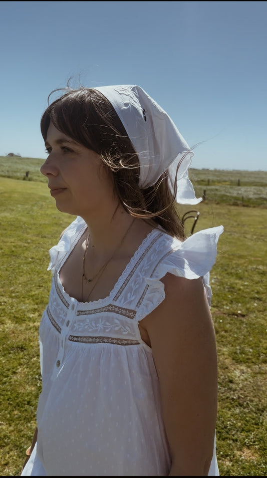 REWORKED - EMBROIDERED FLORAL COTTON HEAD SCARF WHITE