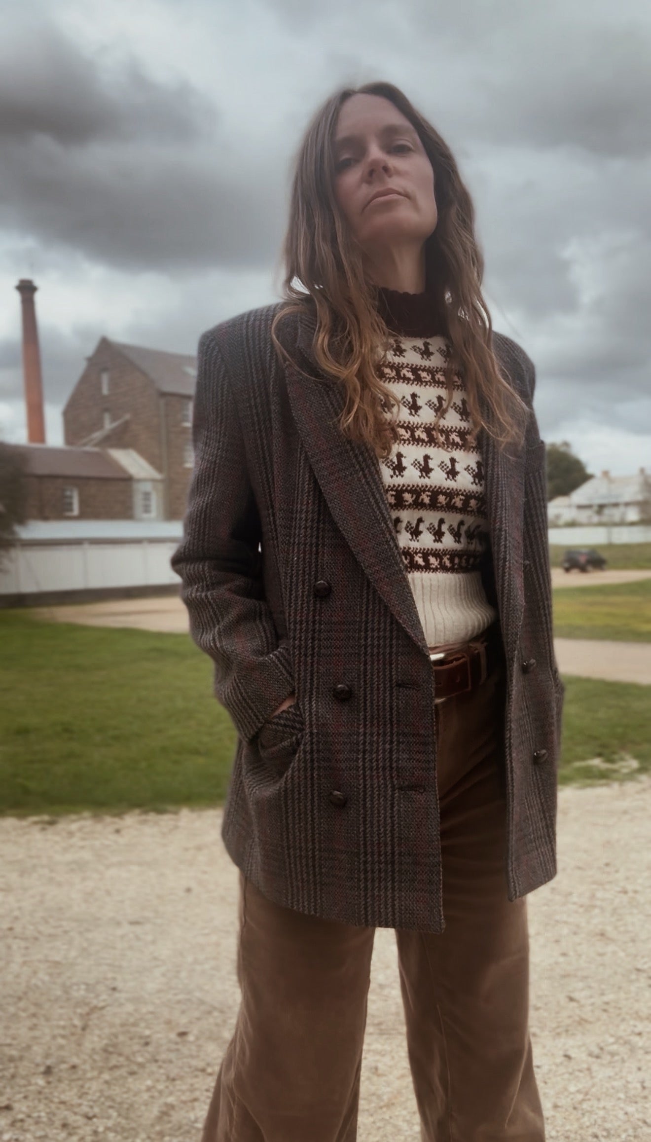 VINTAGE HAND KNIT CROP SWEATER - 1970'S WOOL - XXS