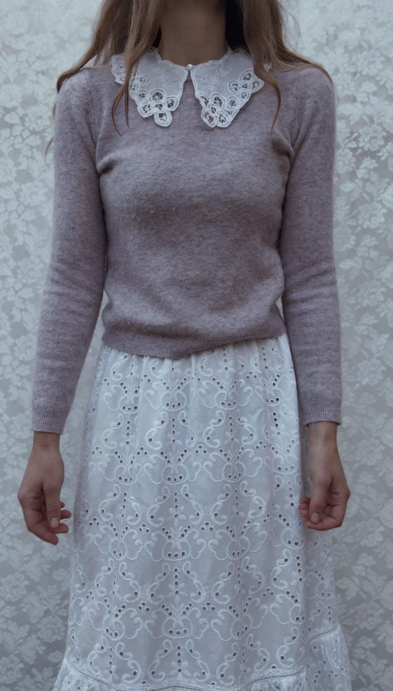 VINTAGE WHITE LACE EMBROIDERED COLLAR