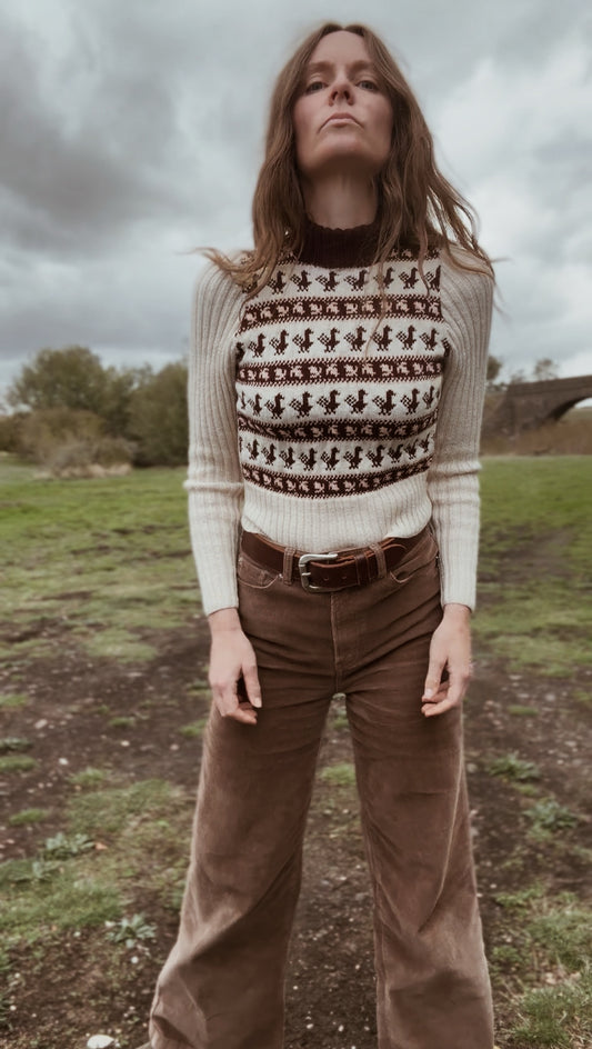 VINTAGE HAND KNIT CROP SWEATER - 1970'S WOOL - XXS