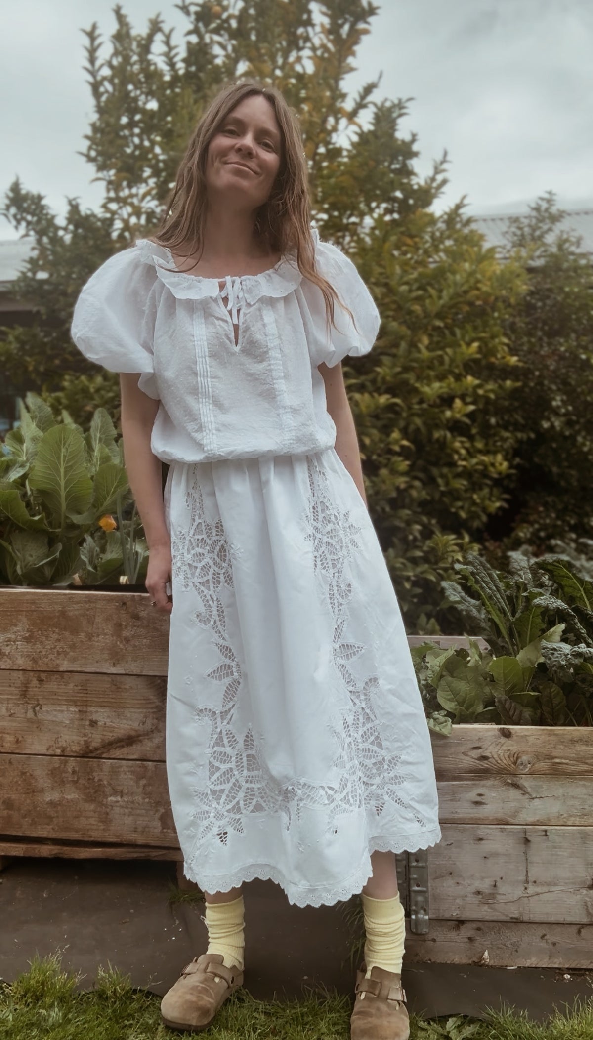 ONE OF A KIND SMOCK FRILL BLOUSE WHITE S-M