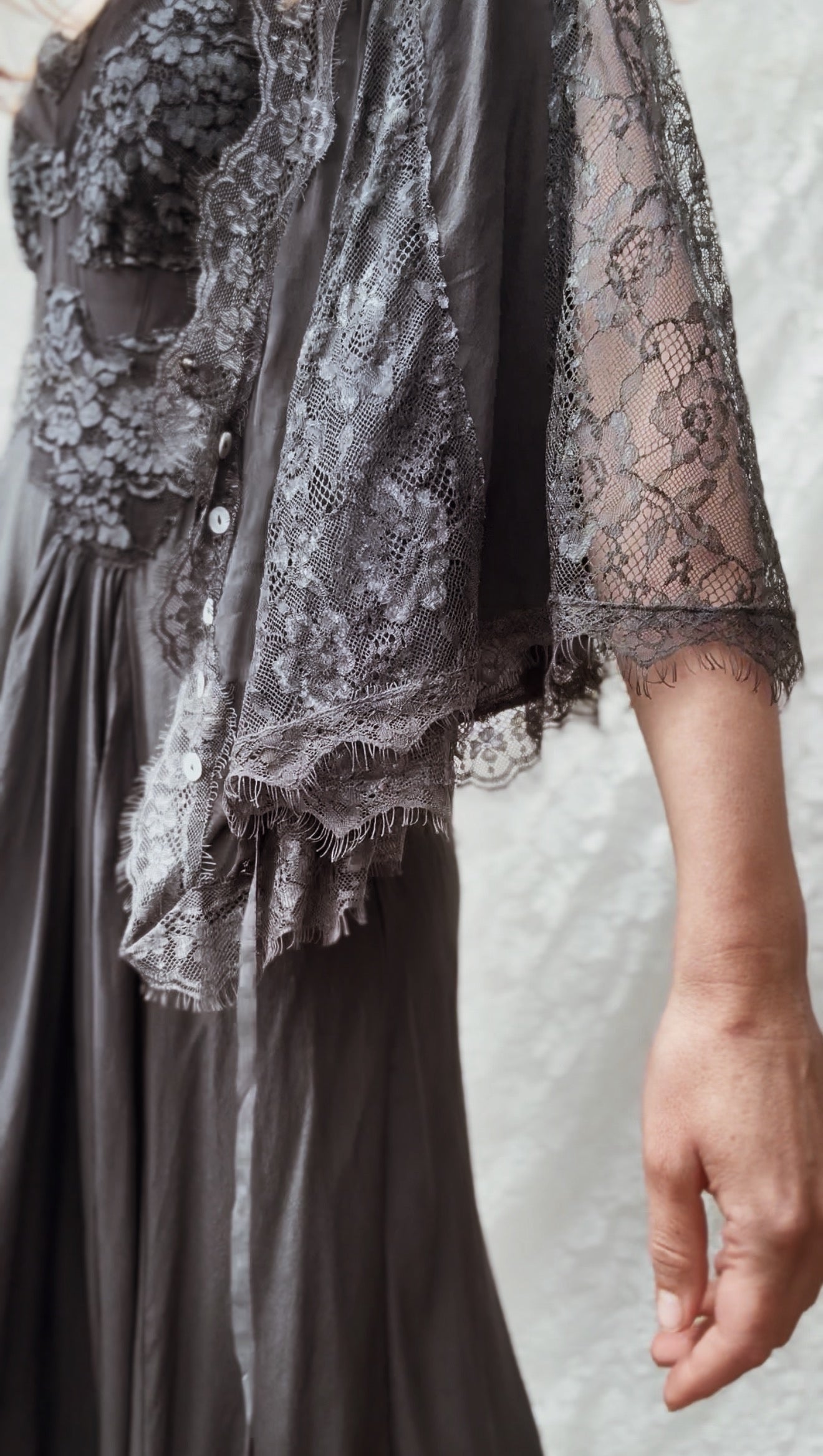 AMORET SILK CAPELET BLOUSE - BLACK