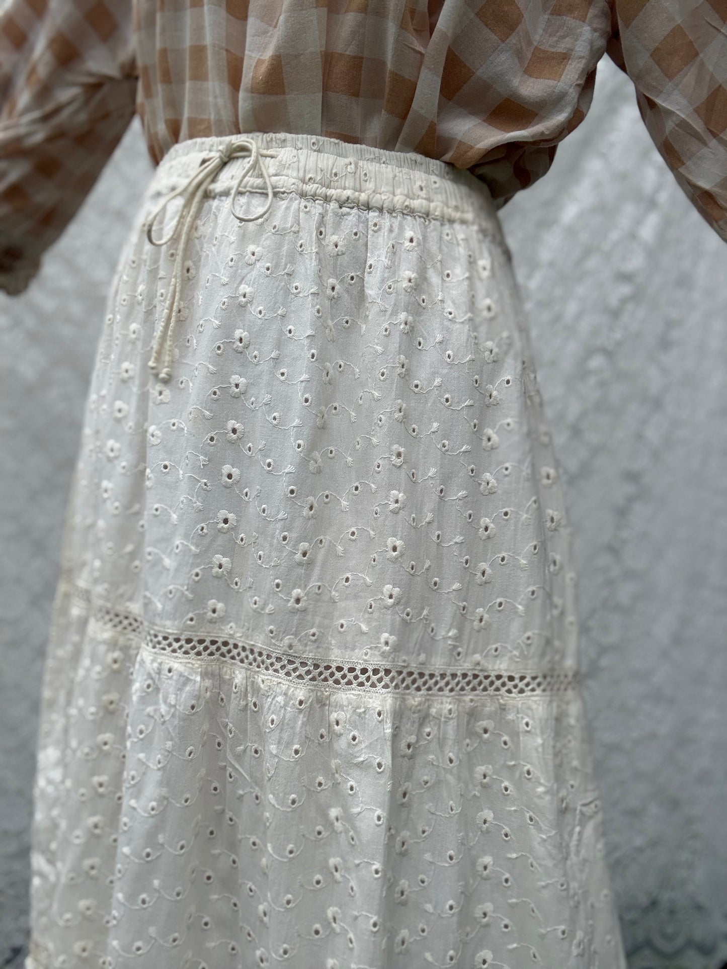 PRELOVED KATERINA SKIRT IVORY COTTON LACE XS- S
