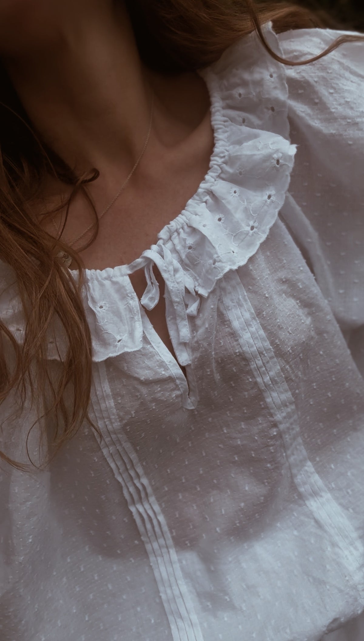 ONE OF A KIND SMOCK FRILL BLOUSE WHITE S-M