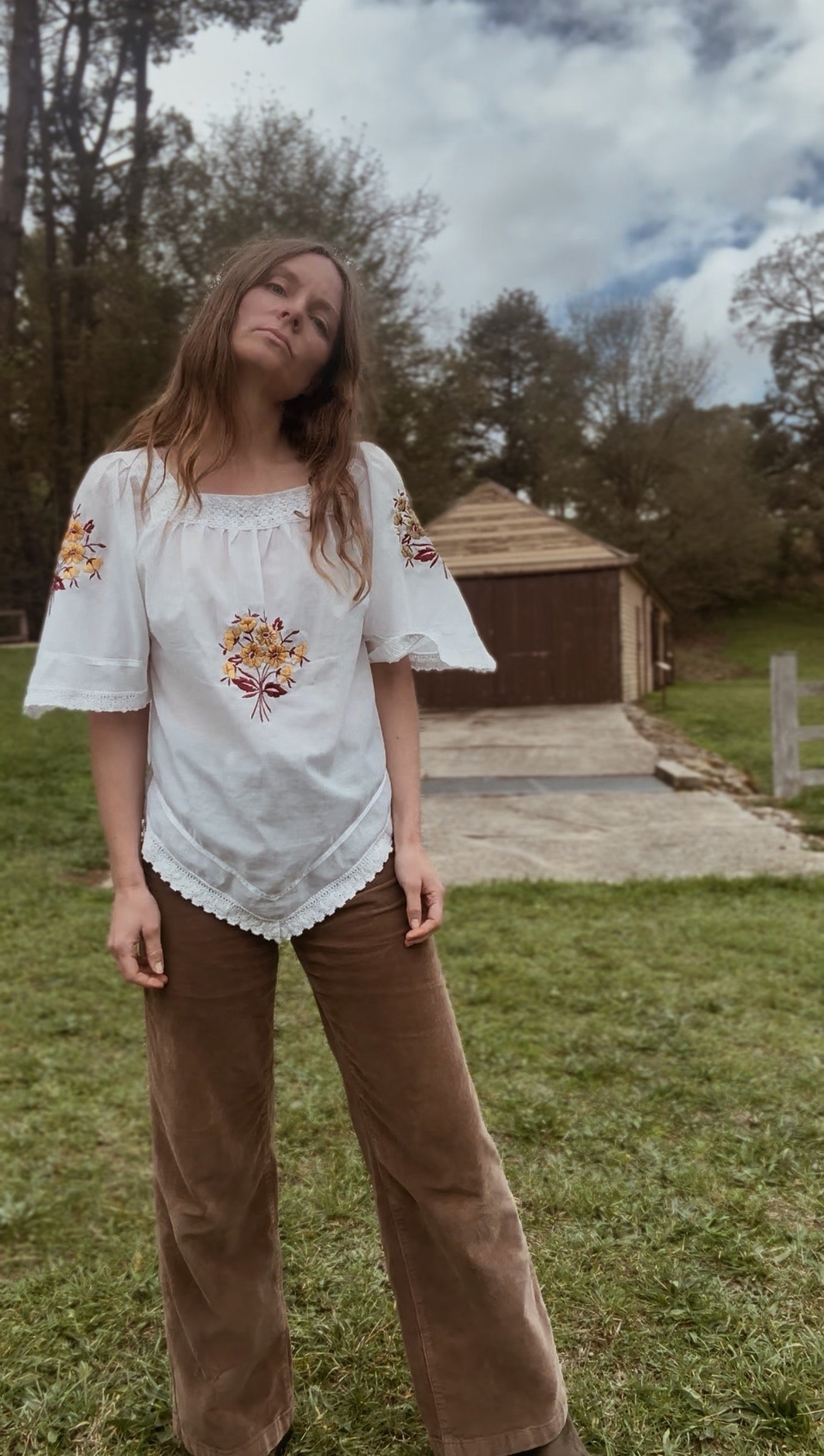 VINTAGE CROCHET TRIM EMBROIDERED BLOUSE XS- S