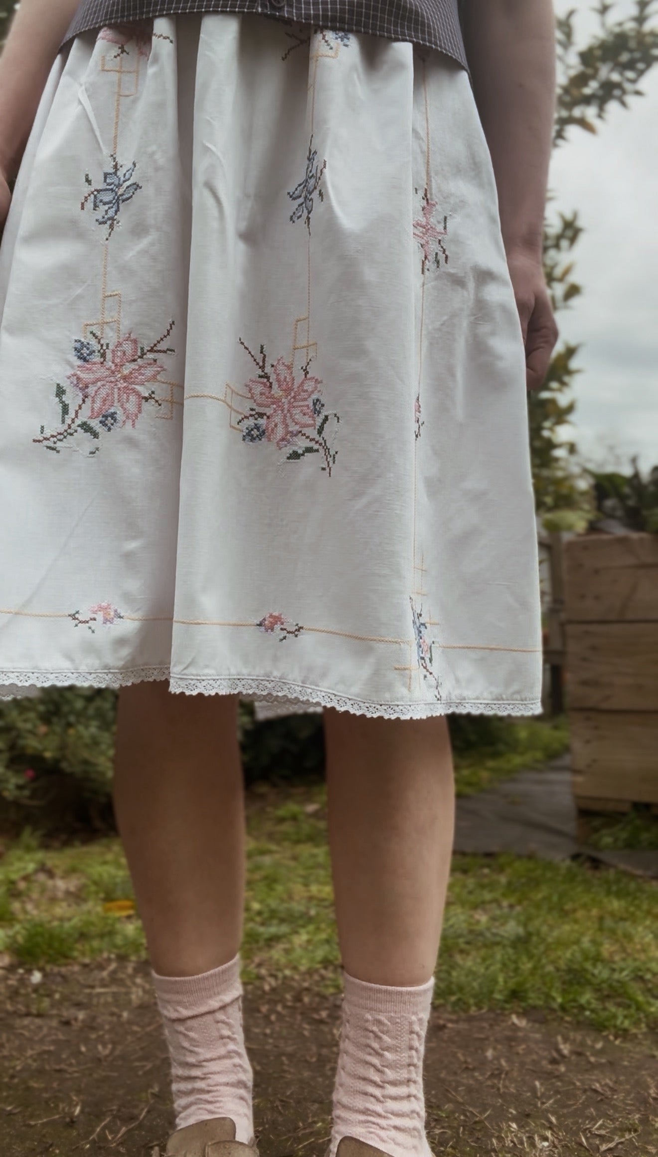 ONE OF A KIND SKIRT PINK AND BLUE EMBROIDERY XL-XXL