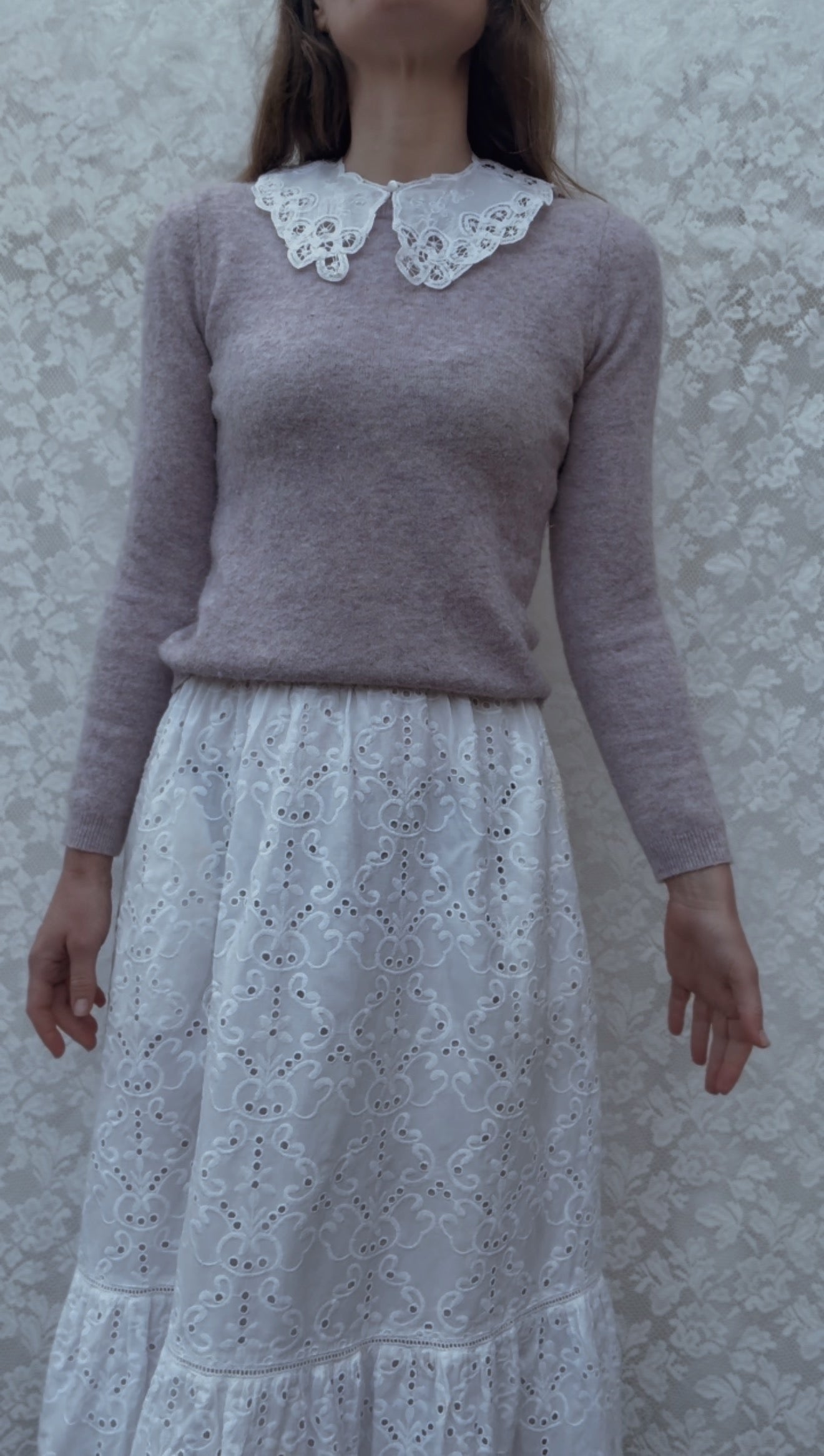 VINTAGE WHITE LACE EMBROIDERED COLLAR