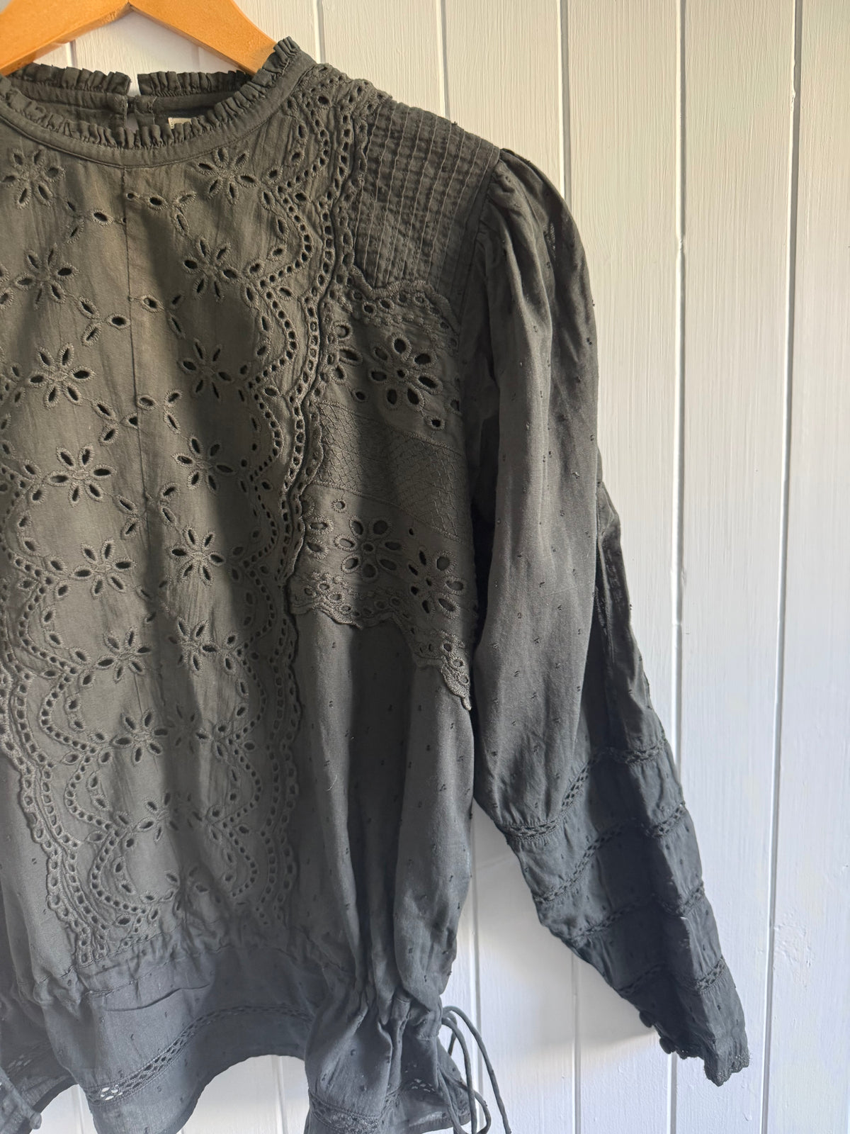 PRELOVED - SAINSBURY COTTON LACE BLOUSE WASHED BLACK XS