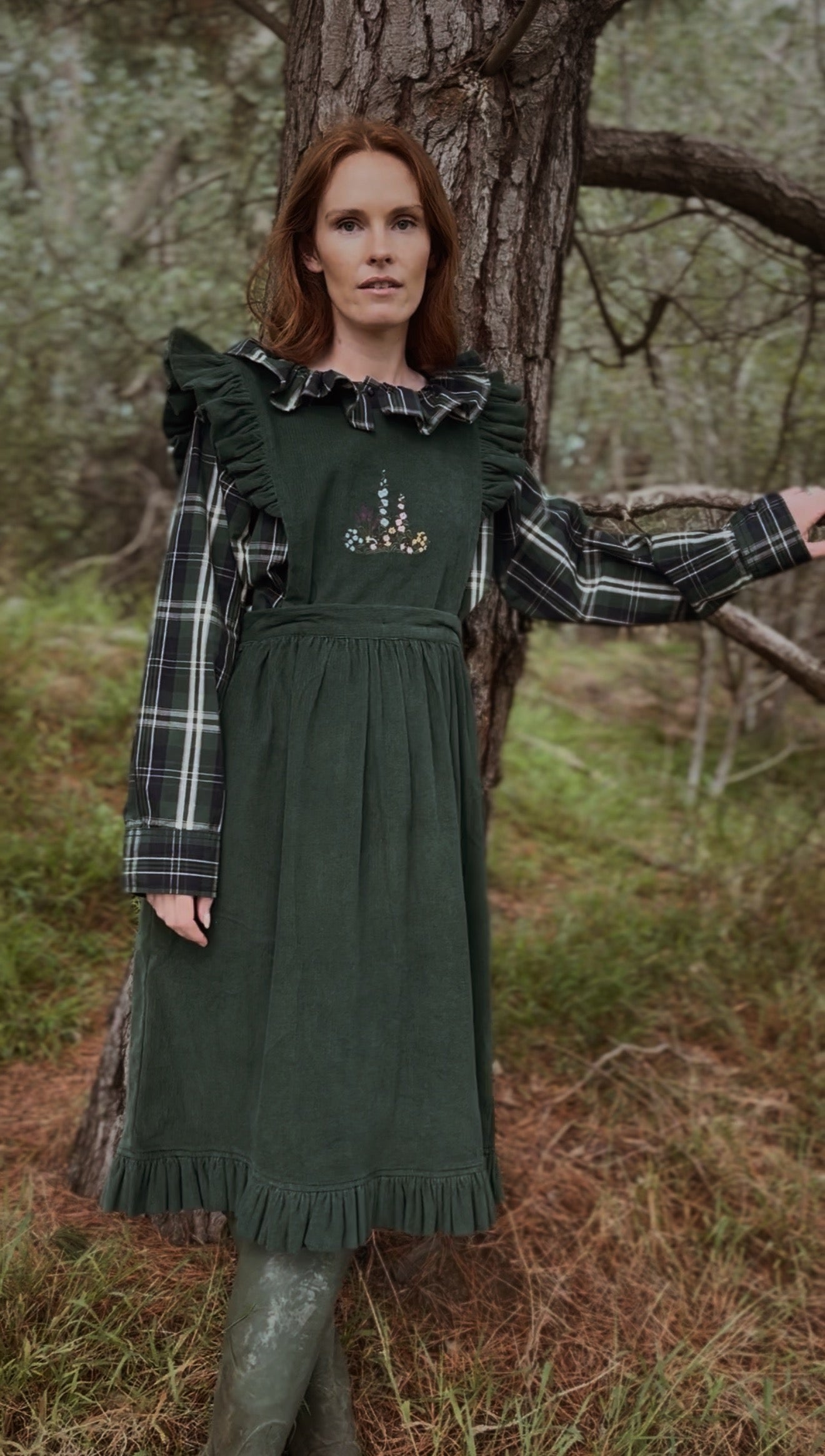 100% RECYCLED COTTON - ANOUK RUFFLE PINAFORE/SKIRT CORDUROY FOREST GREEN