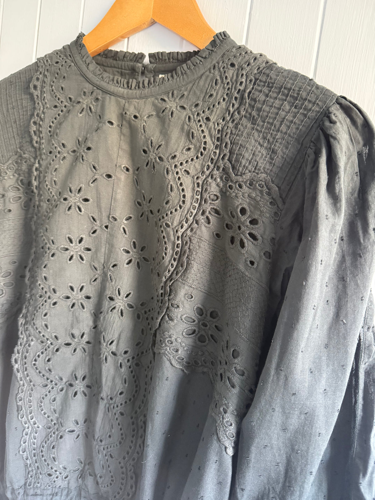 PRELOVED - SAINSBURY COTTON LACE BLOUSE WASHED BLACK XS