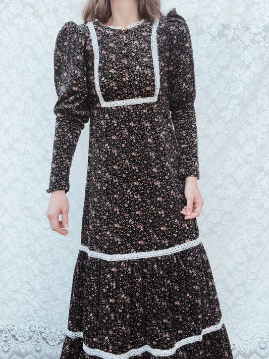 VINTAGE 1970’S VELVETEEN FLORAL PRAIRIE DRESS XXS