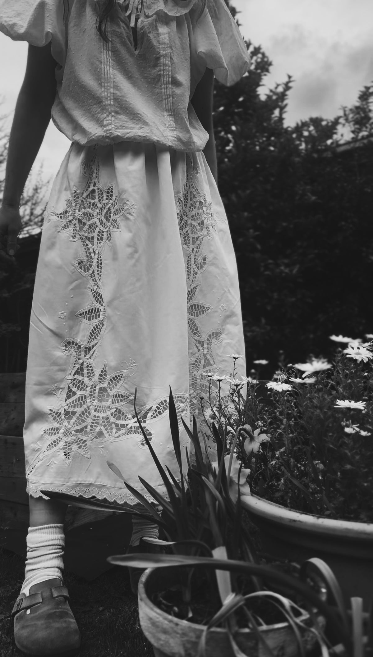 ONE OF A KIND SKIRT WHITE COTTON DETAILED XS-S
