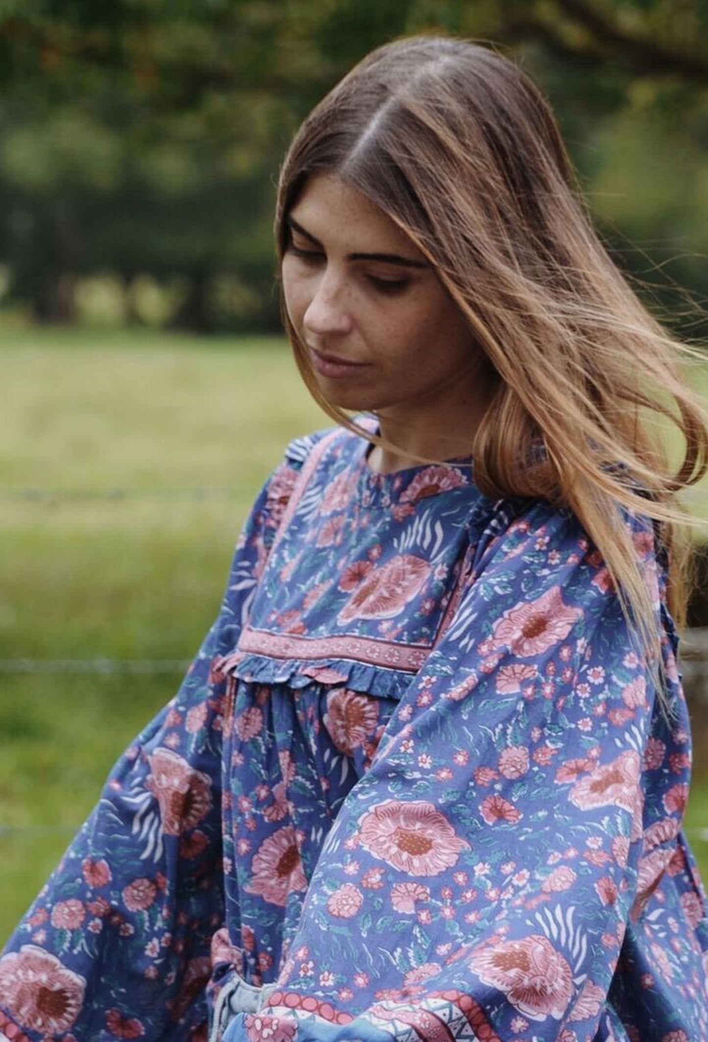 PRELOVED DALI BLOUSE BLUE FLORAL SMALL